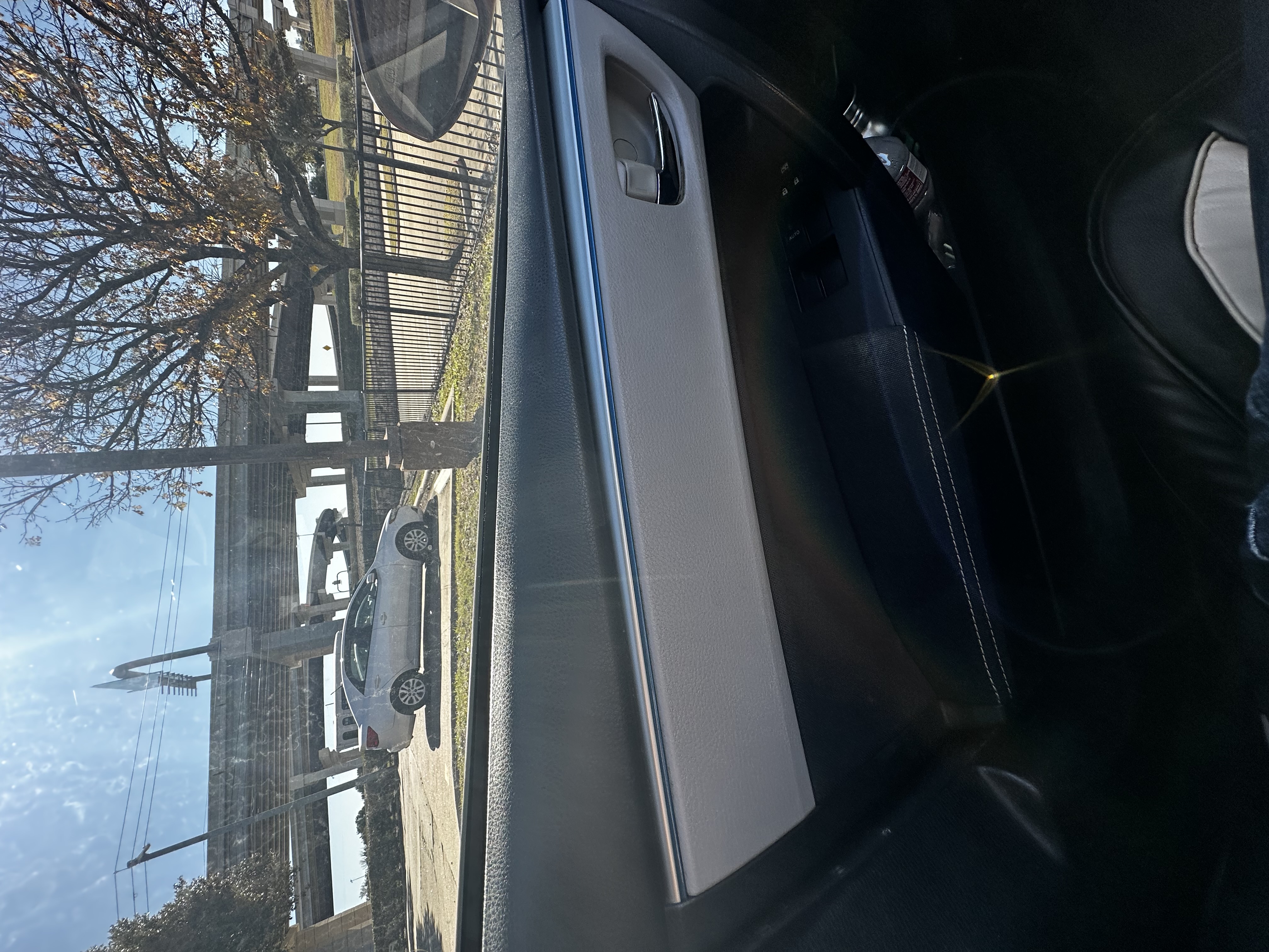 Used 2014 Toyota Corolla LE FWD image 14