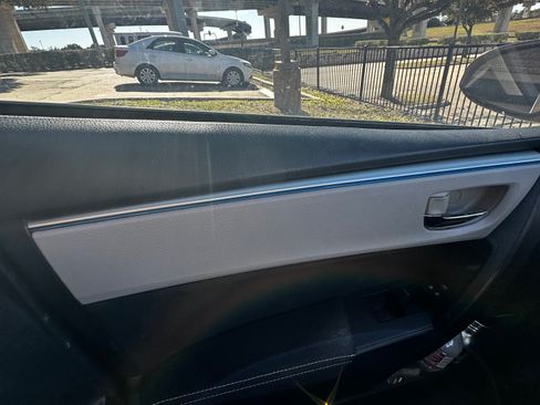 Used 2014 Toyota Corolla LE image 14