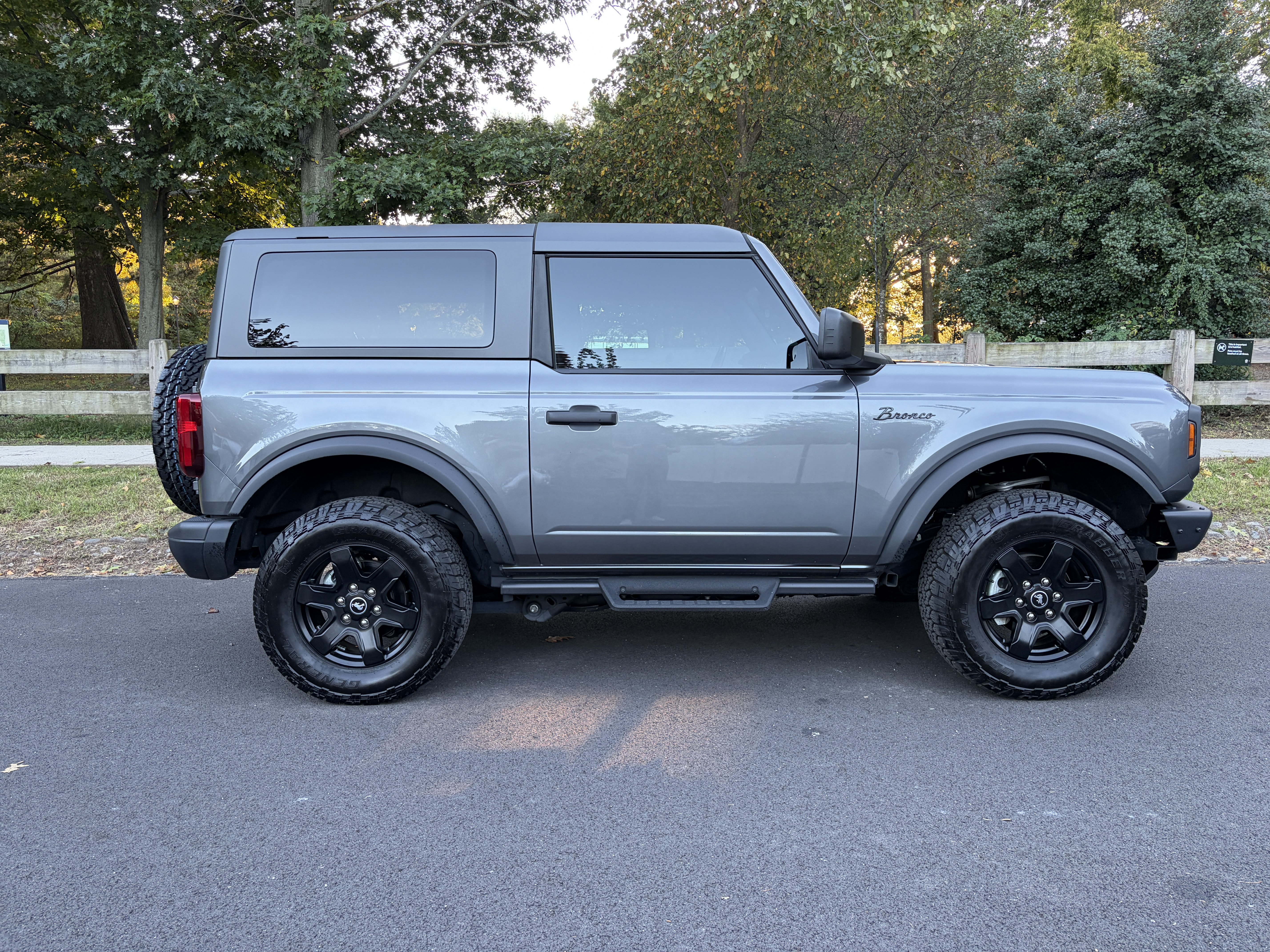 Used 2024 Ford Bronco Black Diamond AWD/4WD image 2