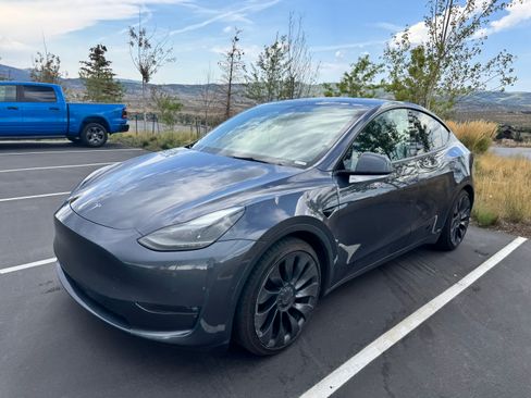 Used 2022 Tesla Model Y Performance AWD/4WD image 10