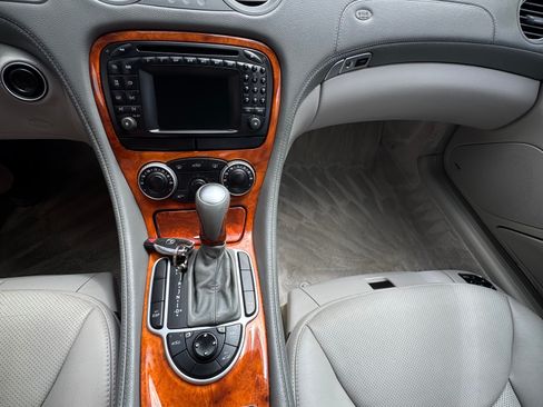 Used 2004 Mercedes-Benz SL 500 image 5