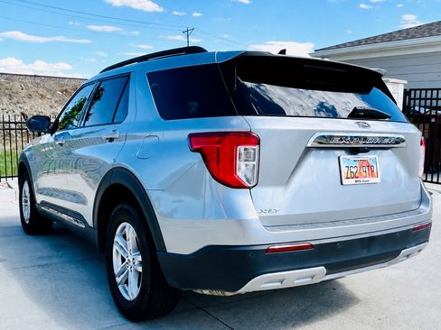 Used 2023 Ford Explorer XLT w/ Equipment Group 202A AWD/4WD image 6