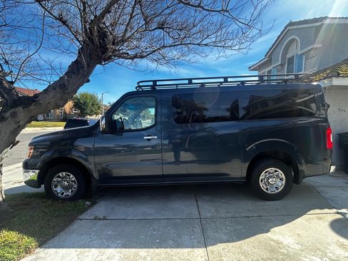 Used 2016 Nissan NV 3500 SL image 10