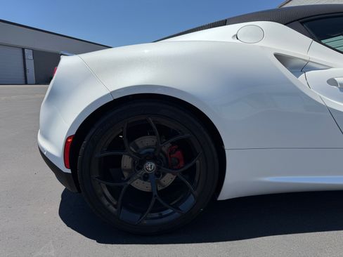 Used 2018 Alfa Romeo 4C Coupe w/ Coupe Track Package 1 RWD image 14