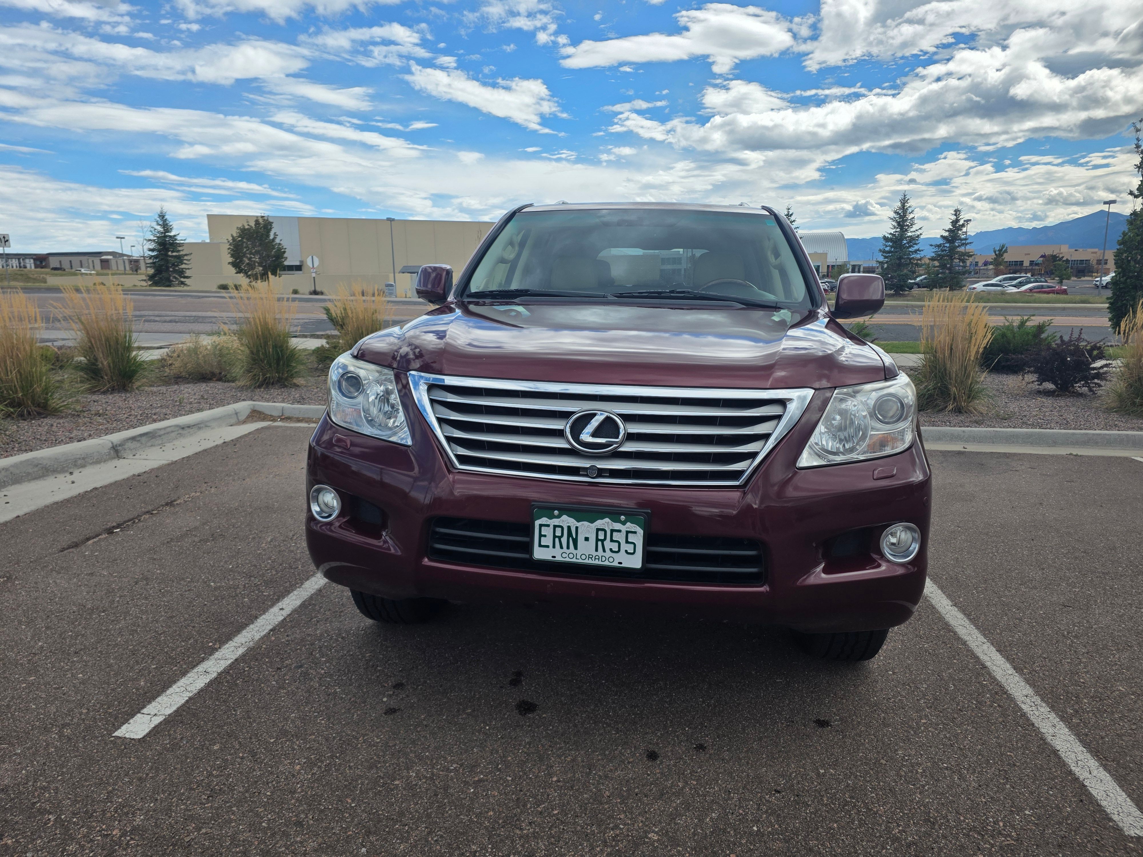 Used 2011 Lexus LX 570 4WD w/ Luxury Pkg image 17