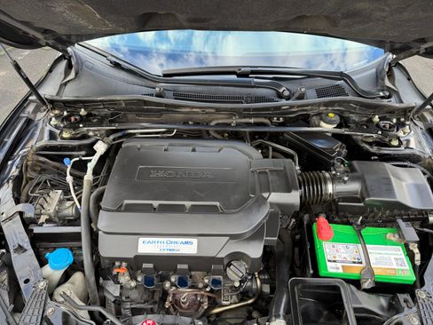 Used 2015 Honda Accord Touring image 4