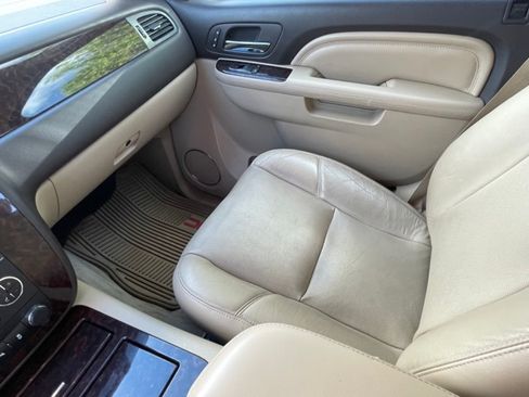 Used 2014 GMC Yukon XL Denali AWD/4WD image 17