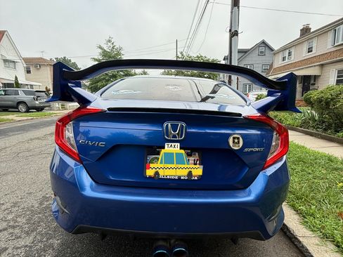 Used 2021 Honda Civic Sport image 6