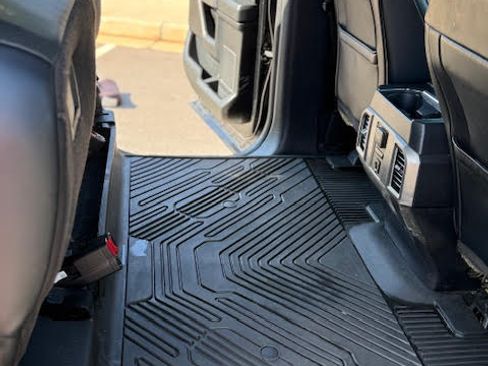 Used 2016 Ford F150 Platinum w/ Equipment Group 701A Luxury image 14