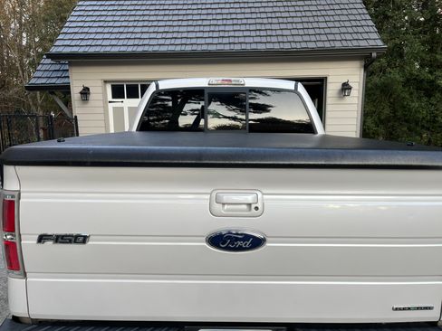 Used 2011 Ford F150 Lariat image 12