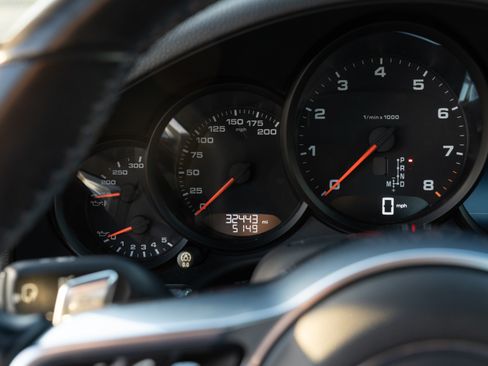 Used 2019 Porsche 911 Carrera image 30