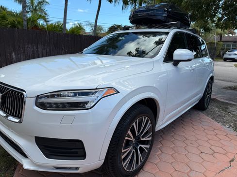 Used 2020 Volvo XC90 T6 Momentum w/ Protection Package Premier image 1