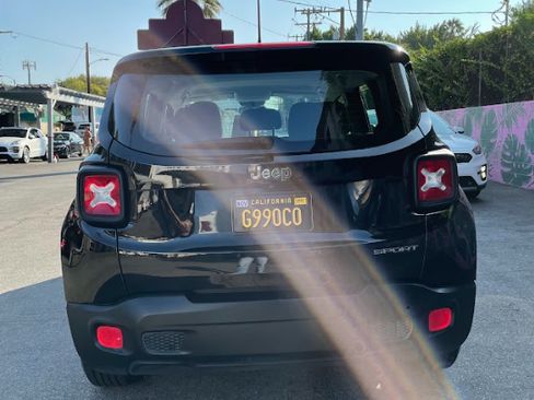 Used 2016 Jeep Renegade Sport w/ Power & Air Group image 12