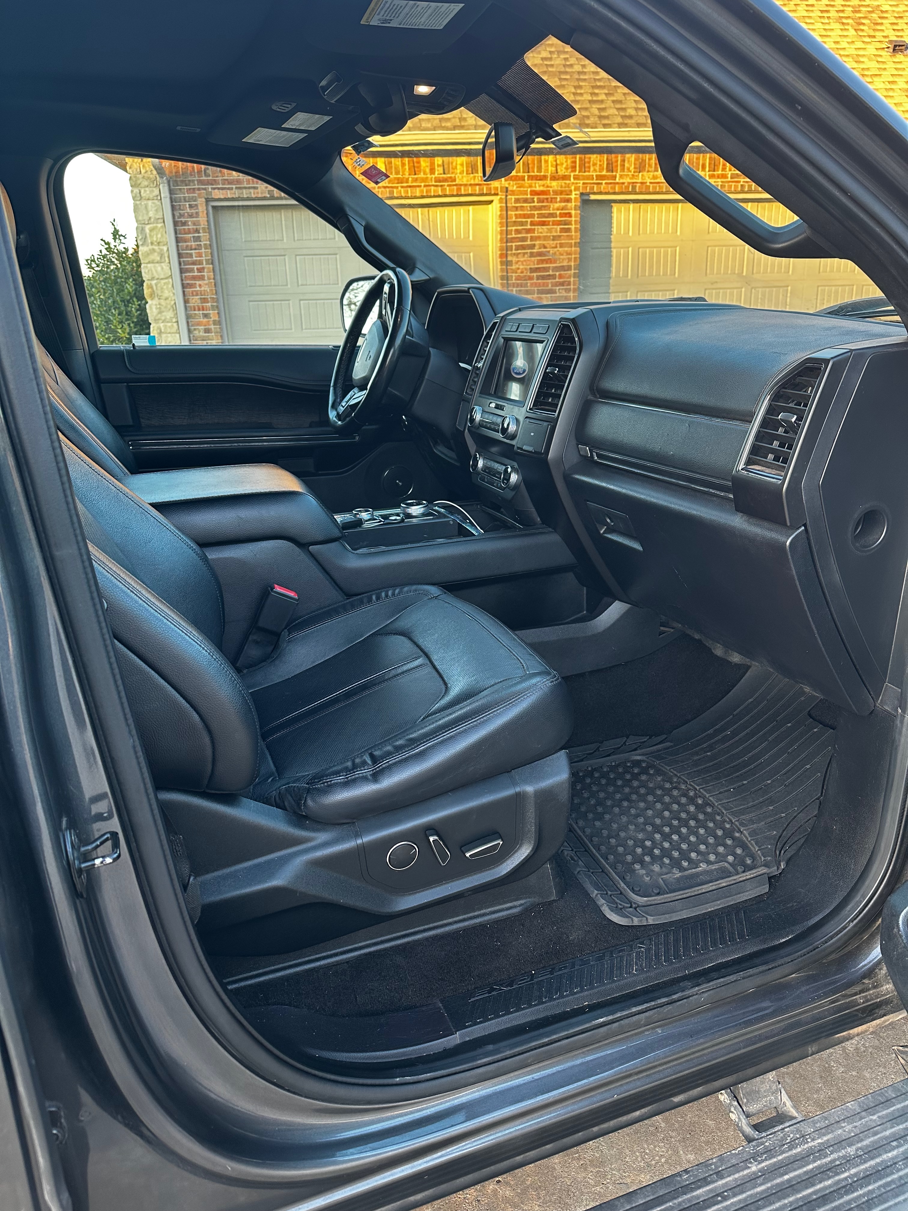 Used 2019 Ford Expedition Max Limited AWD/4WD image 12