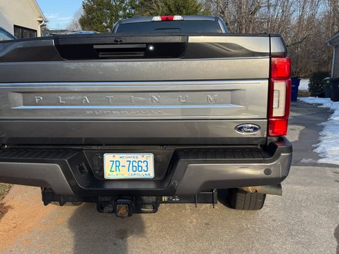 Used 2022 Ford F250 Platinum image 4