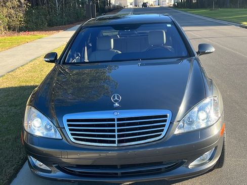 Used 2007 Mercedes-Benz S 550 S 550 4MATIC Sedan 4D image 2