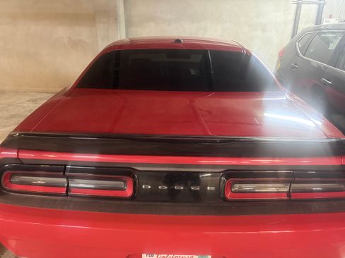 Used 2016 Dodge Challenger SXT RWD image 5