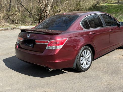Used 2011 Honda Accord EX-L image 2