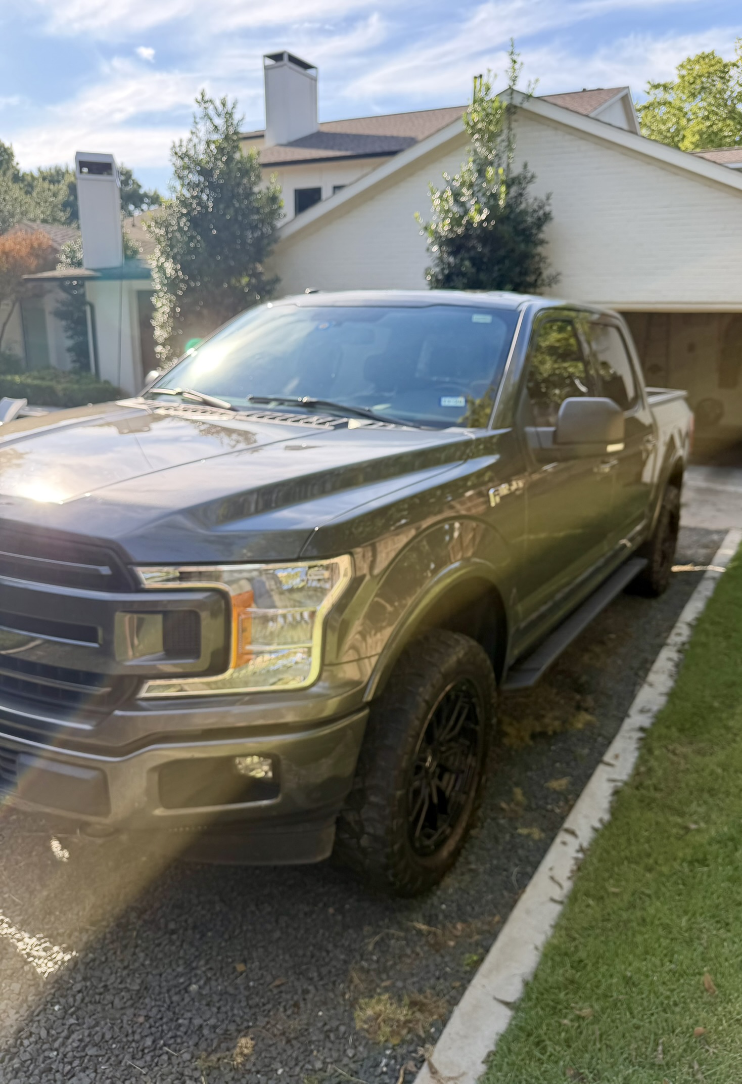 Used 2018 Ford F150 XLT w/ Equipment Group 302A Luxury AWD/4WD image 9