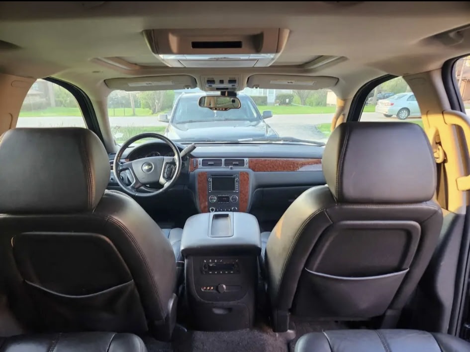 Used 2007 Chevrolet Tahoe LTZ w/ LTZ Preferred Equipment Group AWD/4WD image 8