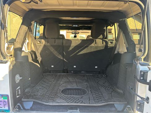 Used 2016 Jeep Wrangler Unlimited Sport image 12