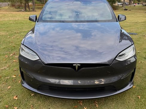 Used 2022 Tesla Model X Plaid image 2