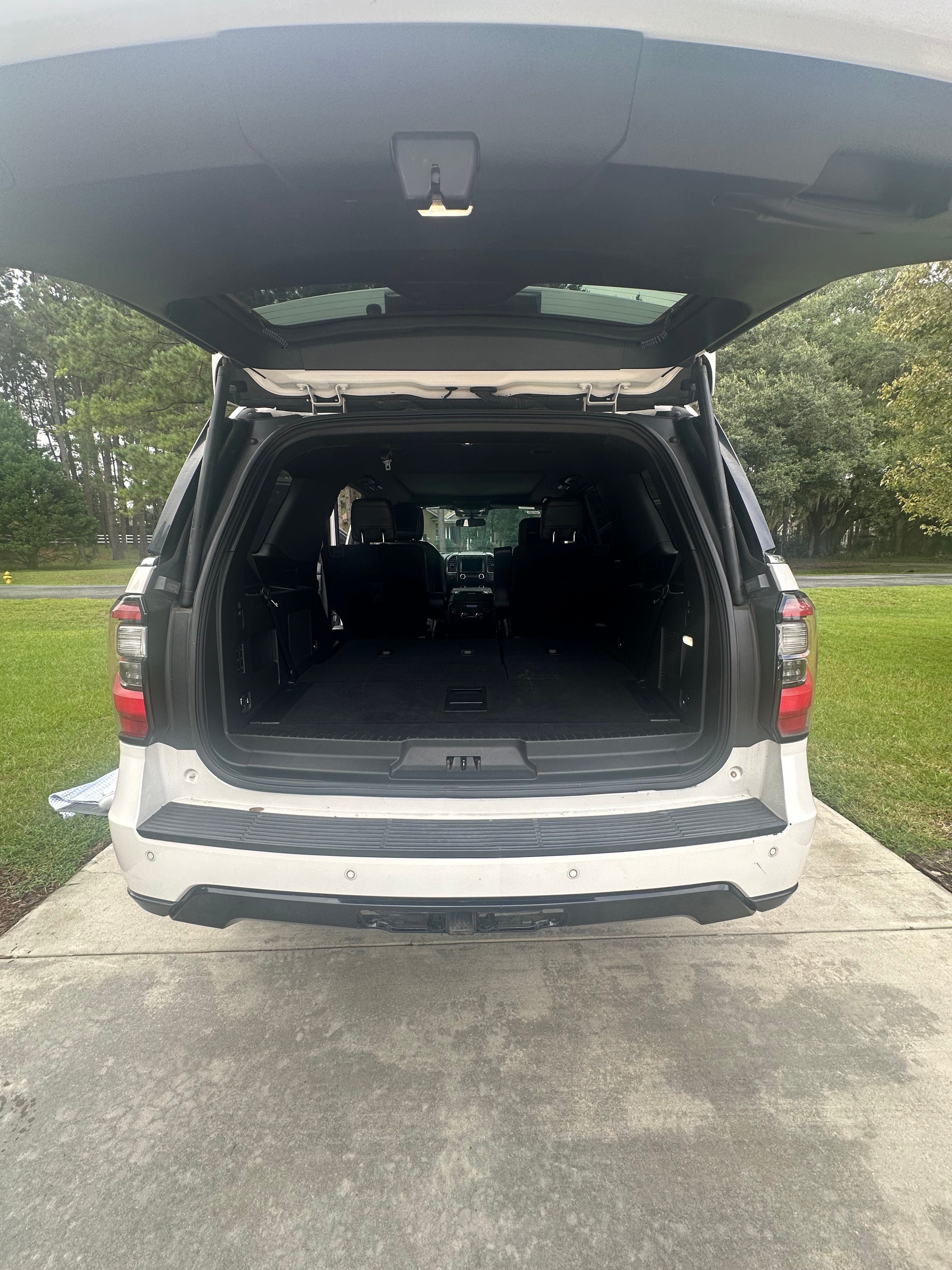 Used 2019 Ford Expedition Limited w/ Equipment Group 303A AWD/4WD image 25