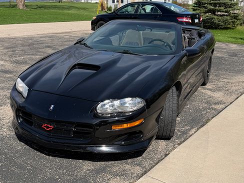 Used 2000 Chevrolet Camaro Z28 RWD image 2