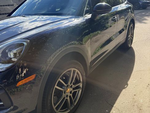 Used 2021 Porsche Cayenne Sport Utility 4D image 4