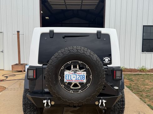 Used 2017 Jeep Wrangler Unlimited Sahara w/ Quick Order Package 24E Chief image 8