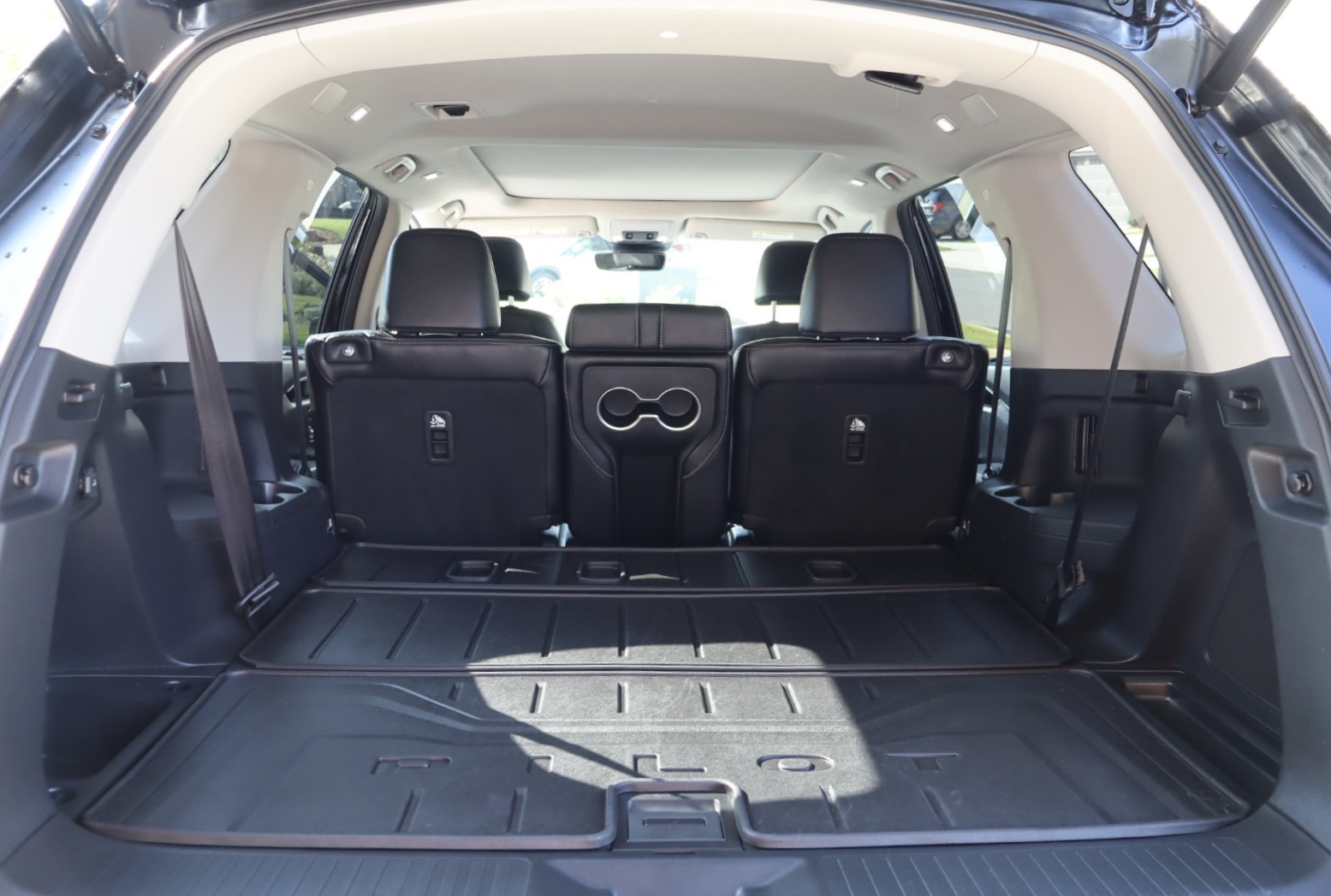 Used 2025 Honda Pilot Touring image 29