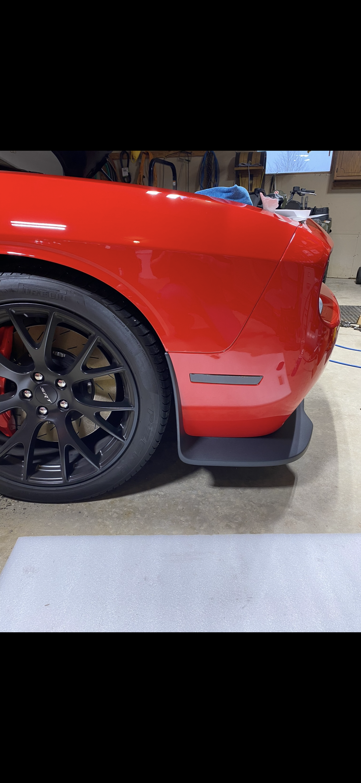 Used 2015 Dodge Challenger SRT Hellcat RWD image 2