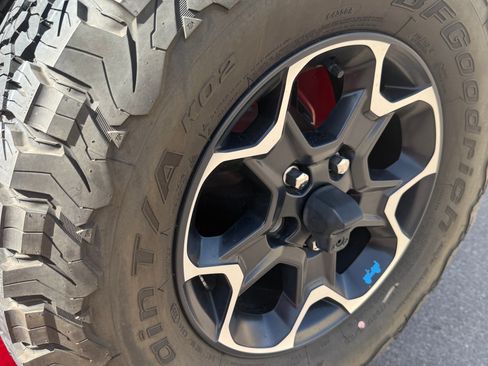 Used 2022 Jeep Wrangler Unlimited Rubicon 4xe image 17