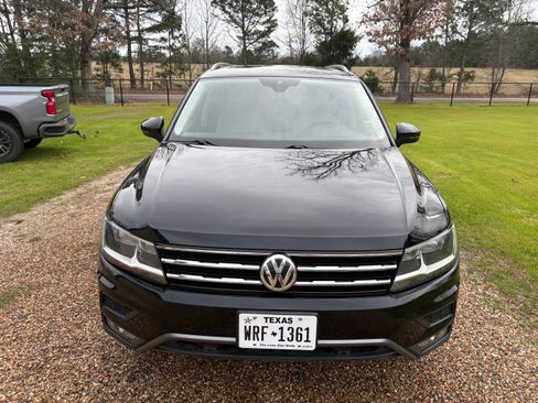 Used 2020 Volkswagen Tiguan SEL image 2