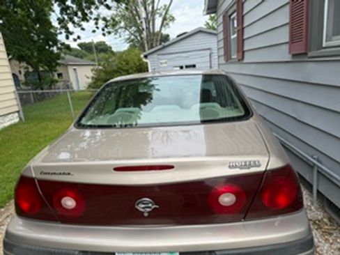 Used 2003 Chevrolet Impala w/ Preferred Equipment Group FWD image 9