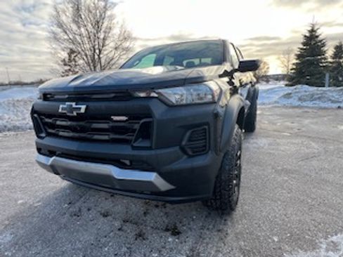 Used 2023 Chevrolet Colorado Trail Boss w/ Technology Package image 6