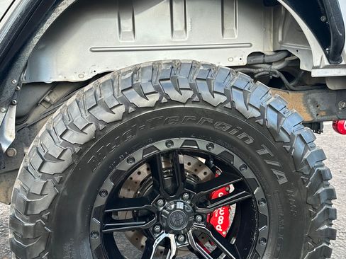 Used 2013 Jeep Wrangler Unlimited Rubicon w/ Connectivity Group AWD/4WD image 31
