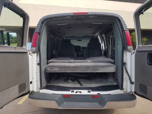 Used 2000 Chevrolet Express 1500 image 14