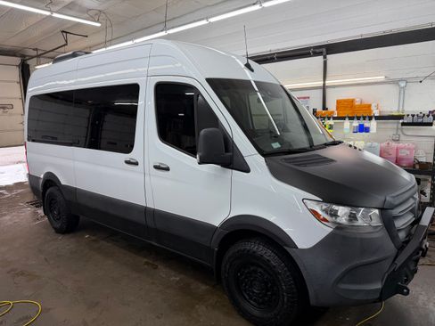 Used 2019 Mercedes-Benz Sprinter 2500 image 2