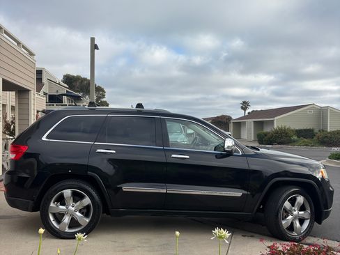 Used 2012 Jeep Grand Cherokee Overland image 6