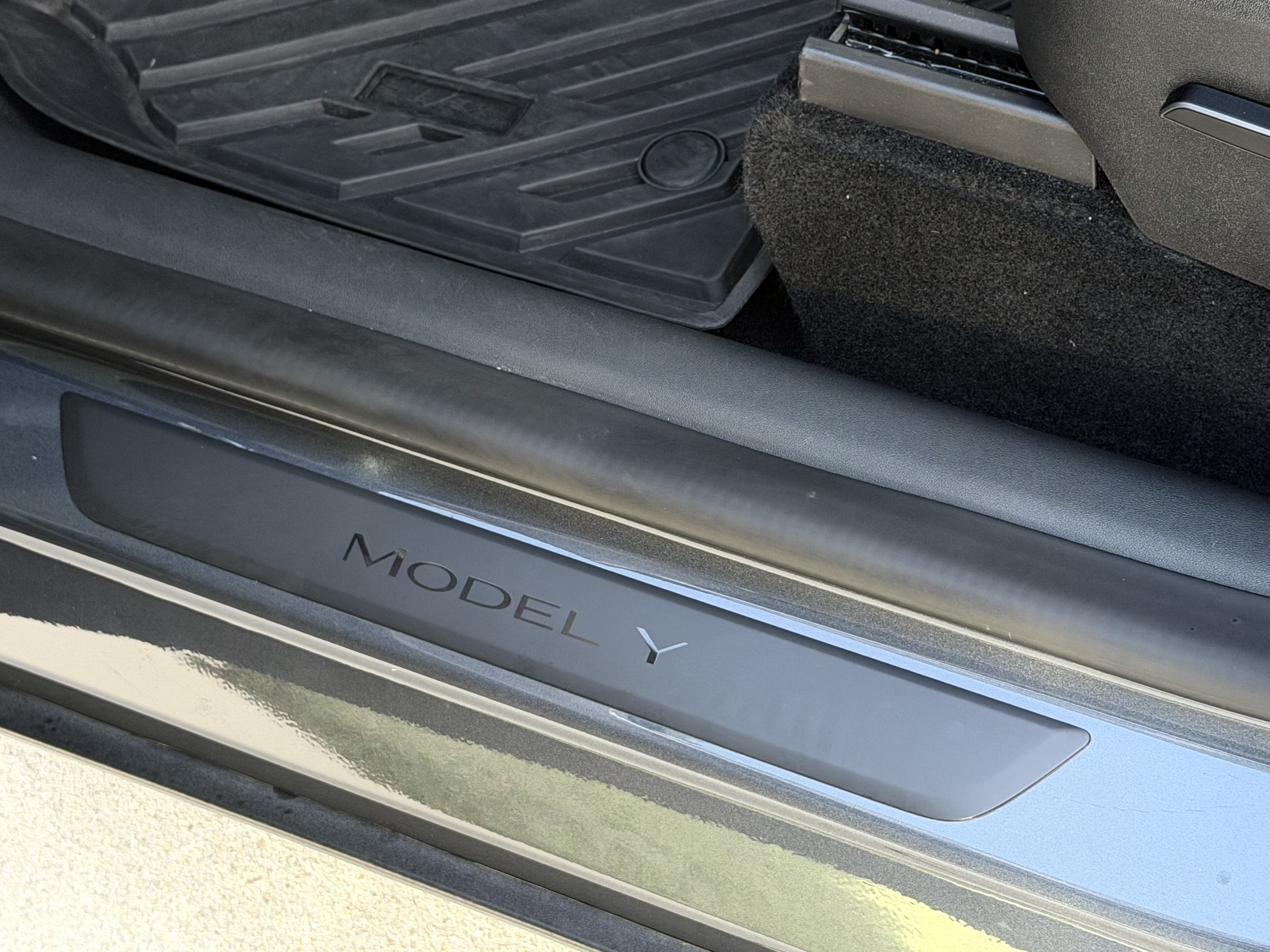Used 2023 Tesla Model Y Long Range AWD/4WD image 21