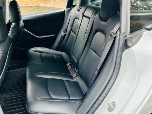 Used 2021 Tesla Model 3 Performance image 17