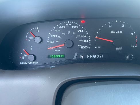 Used 2003 Ford F250 Lariat image 2