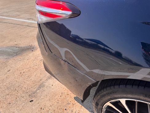 Used 2020 Toyota Camry SE image 15