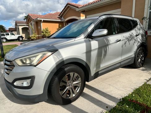 Used 2013 Hyundai Santa Fe Sport image 4