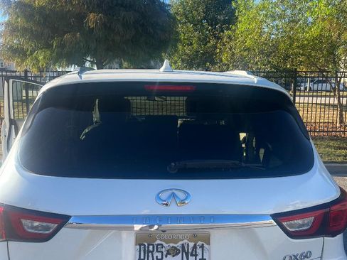 Used 2017 INFINITI QX60 3.5 Sport Utility 4D w/ Premium Plus Package image 6