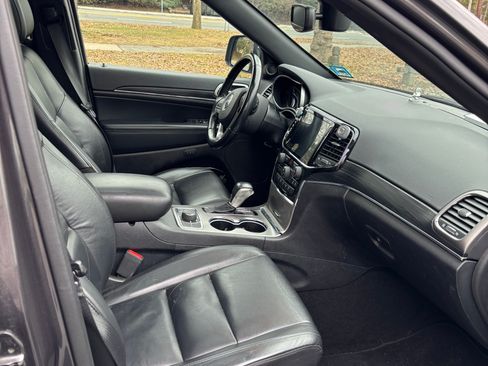 Used 2020 Jeep Grand Cherokee Limited image 14