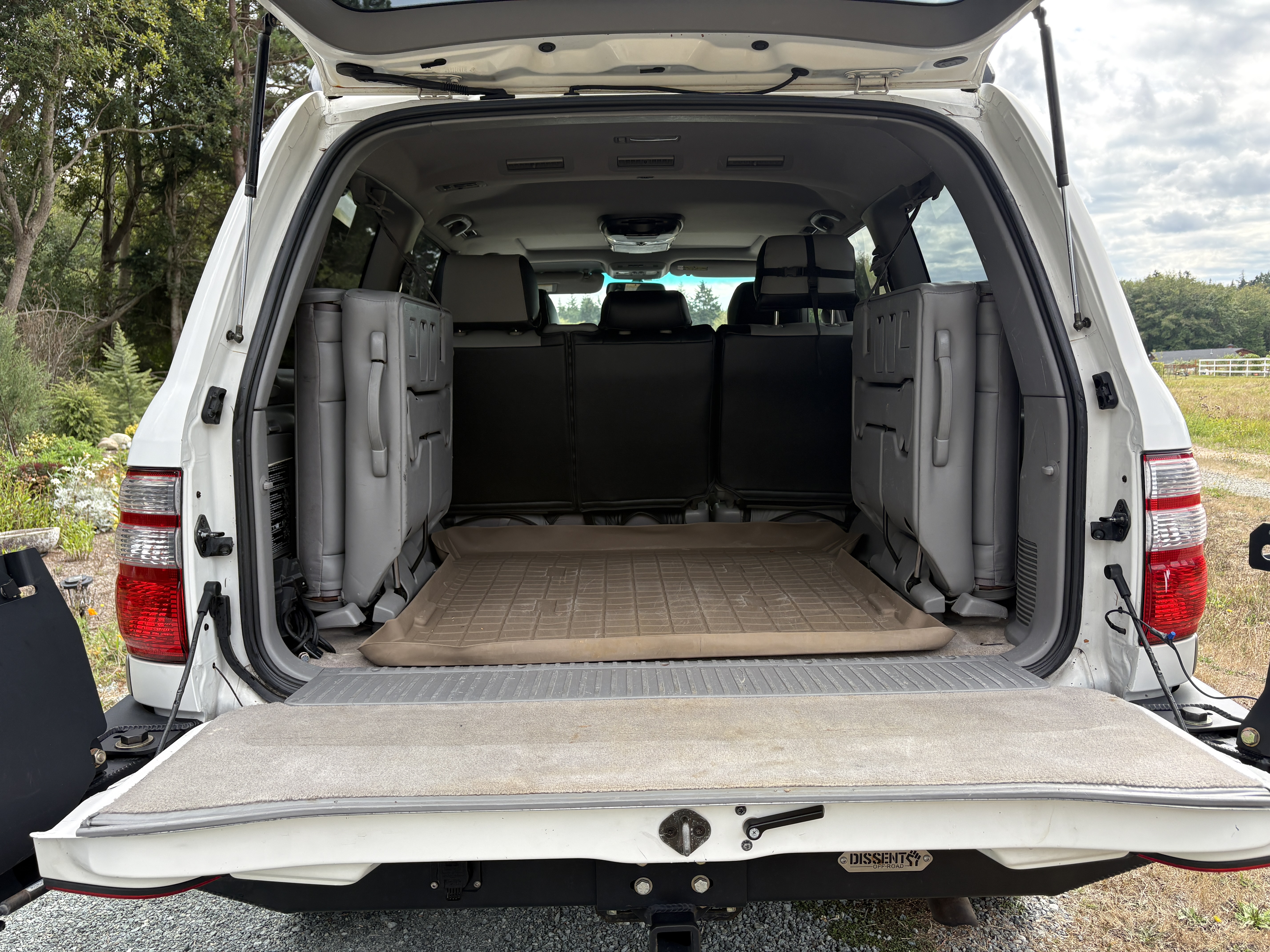 Used 2004 Toyota Land Cruiser AWD/4WD image 26
