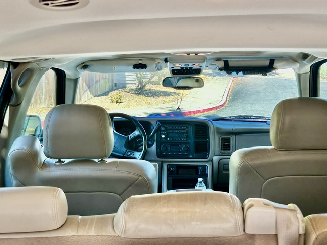 Used 2004 Chevrolet Suburban LT w/ Preferred Equipment Group AWD/4WD image 12