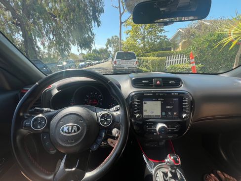 Used 2014 Kia Soul + FWD image 4